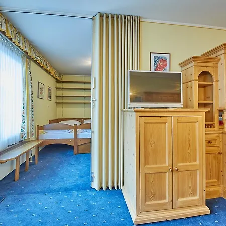 Lacher Apartment *